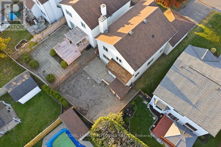 29060732/1791-tache-way/fallingbrookpineridge/ottawa/ontario/K4A2S7_45