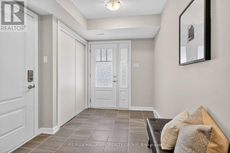 29577723/58-teelin-circle/half-moon-bay/ottawa/ontario/K2J6T9_5