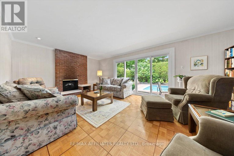 28785482/49-silver-aspen-crescent/blackburn-hamlet/ottawa/ontario/K1B3C3_16