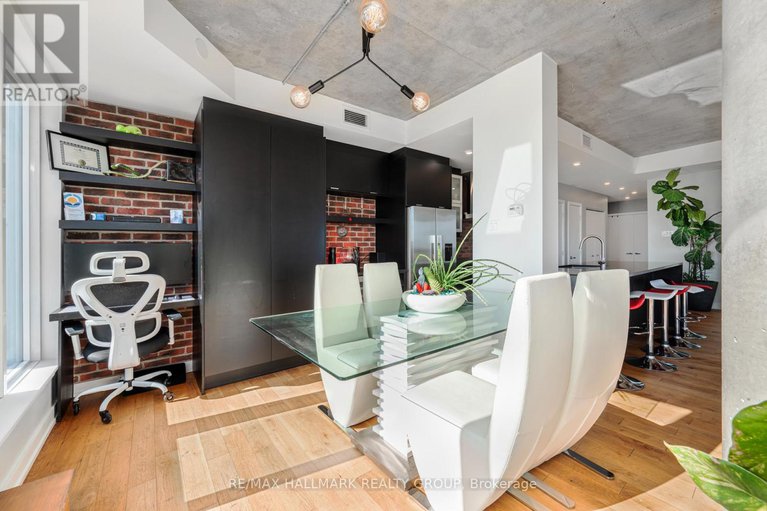 29041672/2701-195-besserer-street/sandy-hill/ottawa/ontario/K1N0B6_19