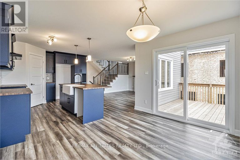 26368062/917-chablis-crescent/faubourg-ste-marie-hamlet/embrun/ontario/K0A1W1_5