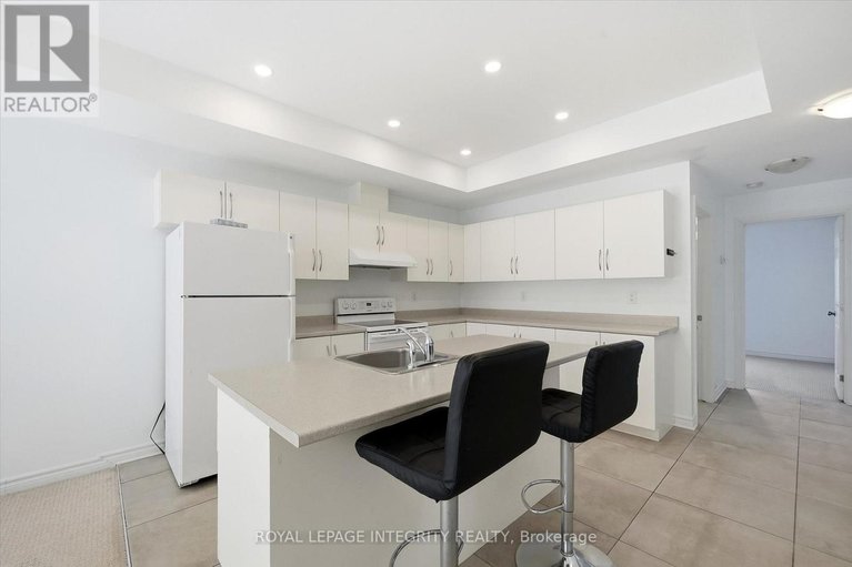 29425303/c-849-blackcomb-private/elmvale-acres/ottawa/ontario/K1G4E4_8