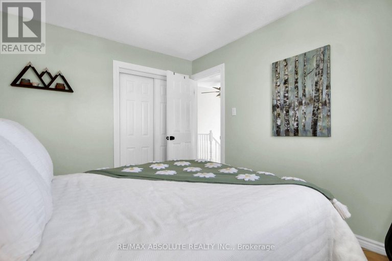 29532776/294-turnstone-court/chatelaine-village/ottawa/ontario/K1E2V2_37