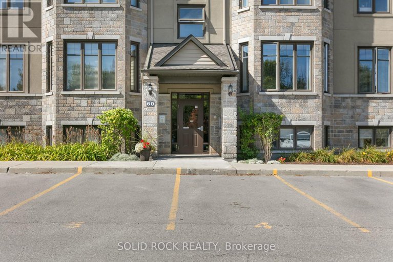28860399/4-60-prestige-circle/chatelaine-village/ottawa/ontario/K4A0Y1_2