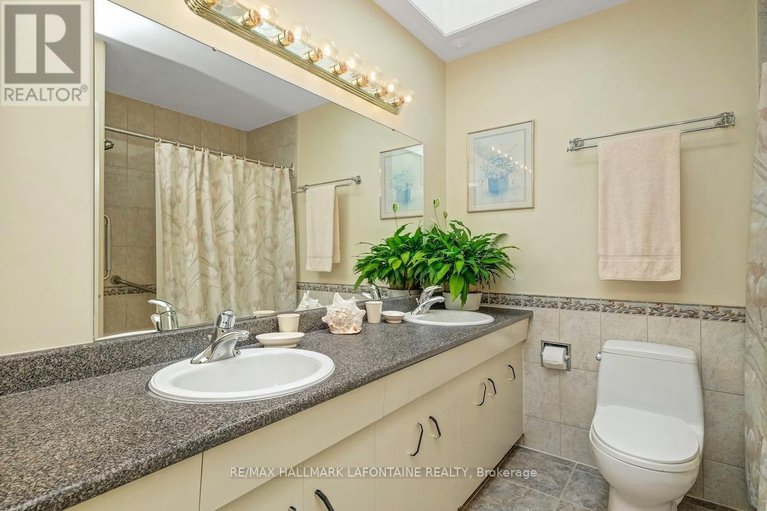 28797062/844-edgeworth-avenue/whitehaven/ottawa/ontario/K2B5L6_30