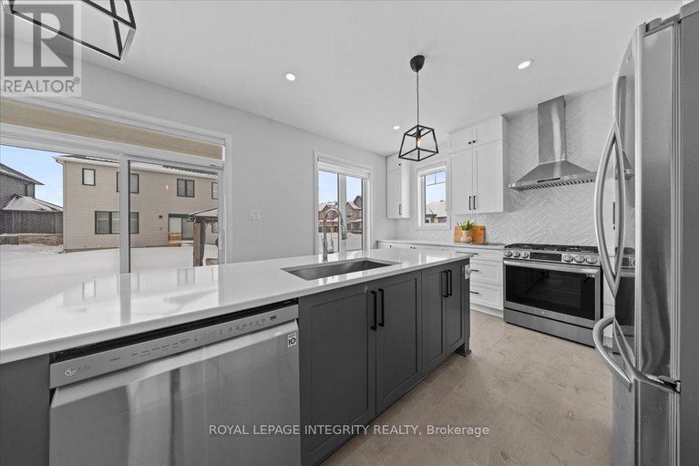 29407570/101-darleux-place/mahogany-community/ottawa/ontario/K4M0M7_14