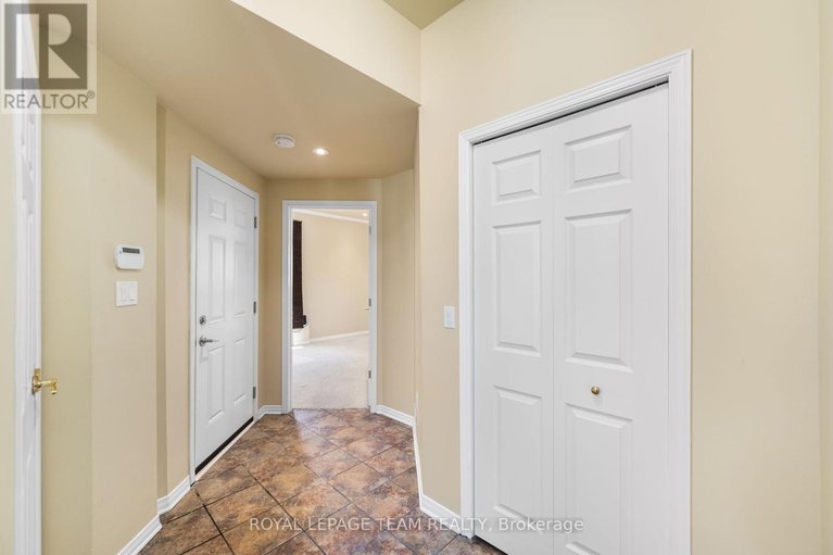 28382837/2911-ahearn-avenue/britannia/ottawa/ontario/K2B7A1_20