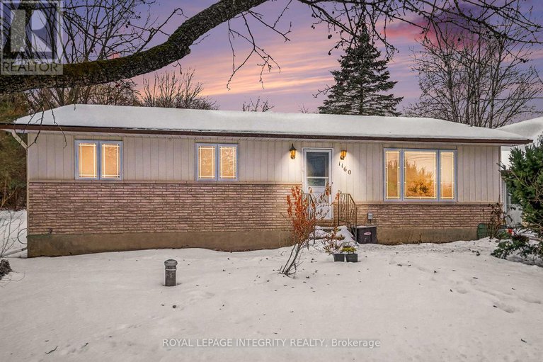 29307758/1160-barnett-drive/cumberland-village/ottawa/ontario/K4C1C7_1