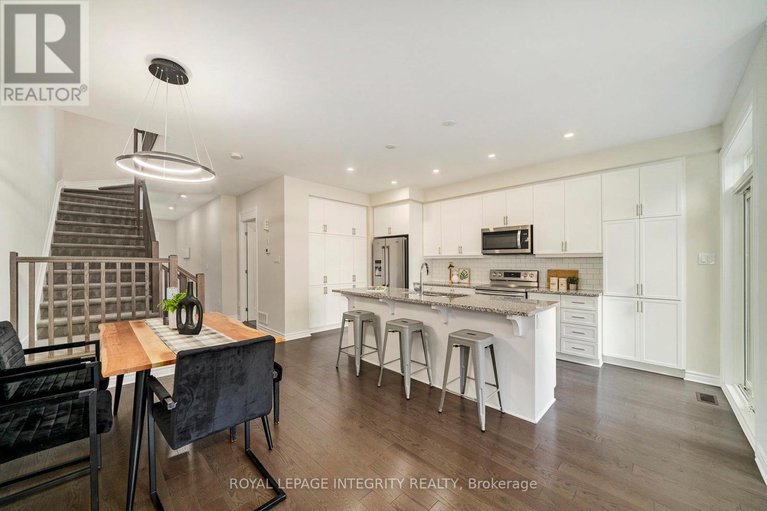 28847950/540-edenwylde-drive/remainder-of-stittsville-area/ottawa/ontario/K2S2K4_6