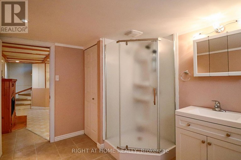 28688243/841-thorndale-drive/riverside-park-south/ottawa/ontario/K1V6Y1_24