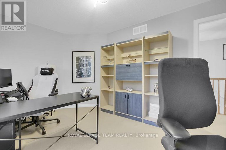 28451153/70-oldfield-street/barrhaven-east/ottawa/ontario/K2G7C2_29