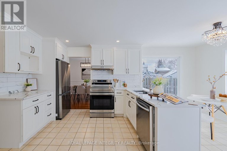 29486771/559-arc-en-ciel-street/fallingbrookgardenway-south/ottawa/ontario/K4A3J1_17