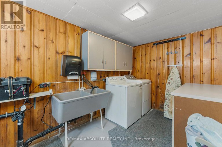 28590613/8-river-road/mcnabbraeside-twps/mcnabbraeside/ontario/K7S1R3_28