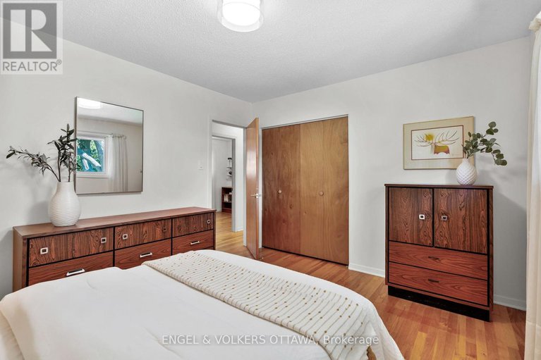 28881407/609-blanchard-crescent/mooneys-bayrevelstoke/ottawa/ontario/K1V7B7_22