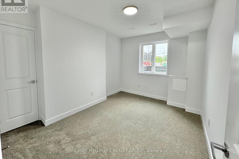 28763746/609-silhouette-private/cedargrovefraserdale/ottawa/ontario/K2J7J8_10