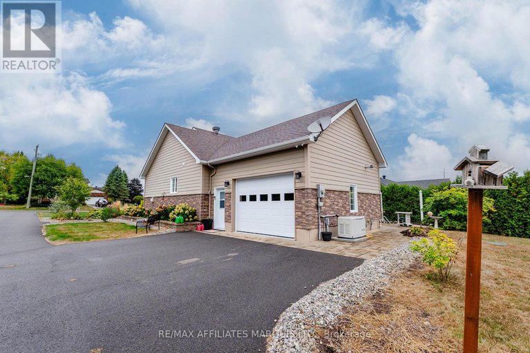 28911560/100-front-street-e/alexandria/north-glengarry/ontario/K0C1A0_5