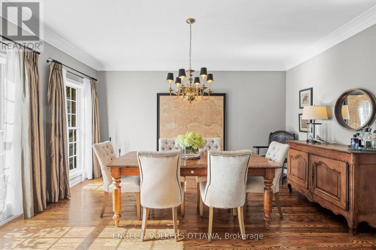 28790851/5557-pettapiece-crescent/manotick-village-manotick-estates/ottawa/ontario/K4M1C5_14