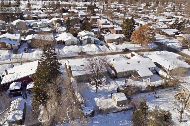 29335648/2266-fife-crescent/elmvale-acres/ottawa/ontario/K1G2Z4_32