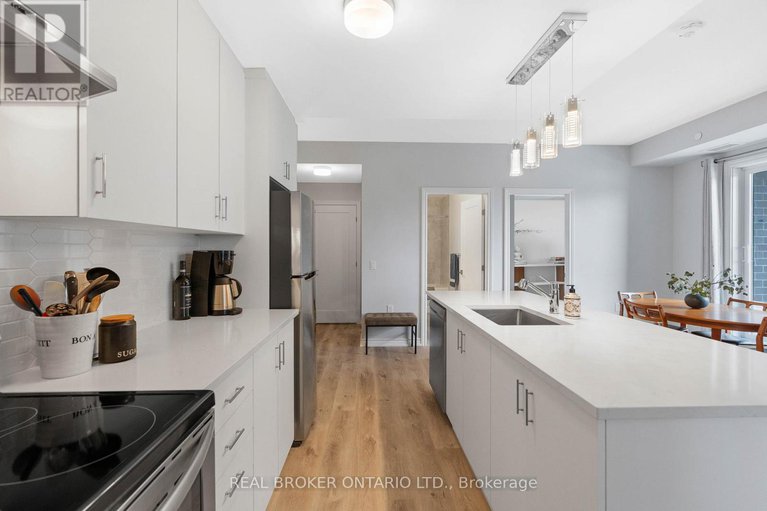 29418459/219-1350-hemlock-street/cfb-rockcliffe-and-area/ottawa/ontario/K1K5C2_9