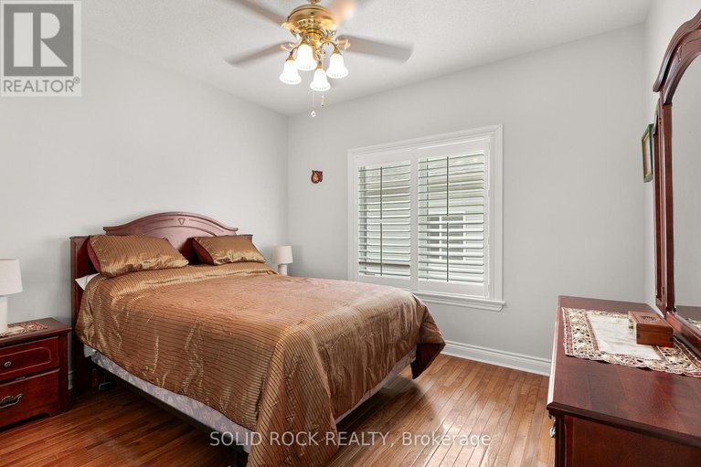 28419528/49-caribou-avenue/stittsville-south/ottawa/ontario/K2S1X3_26