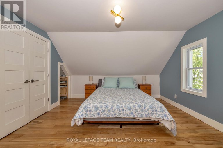 28410245/2748-rowatt-street/britannia/ottawa/ontario/K2B6N9_26