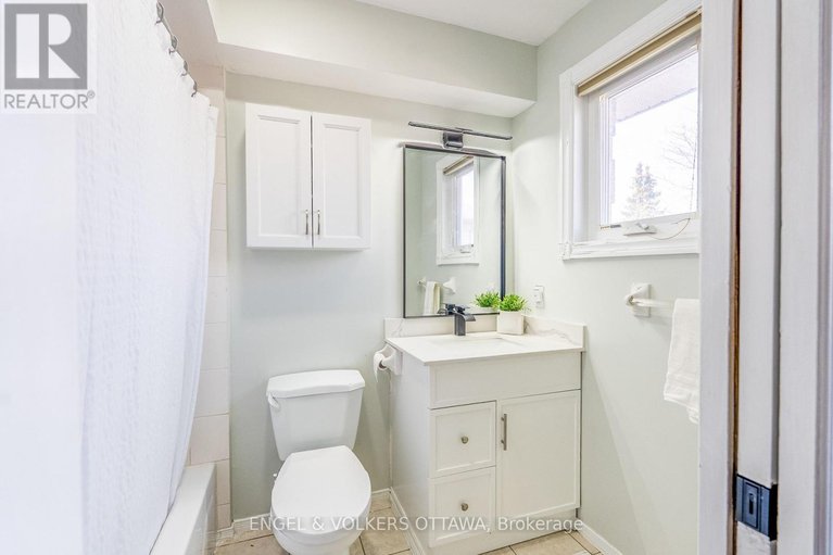 28241541/34-baton-court/katimavik/ottawa/ontario/K2L4C8_17