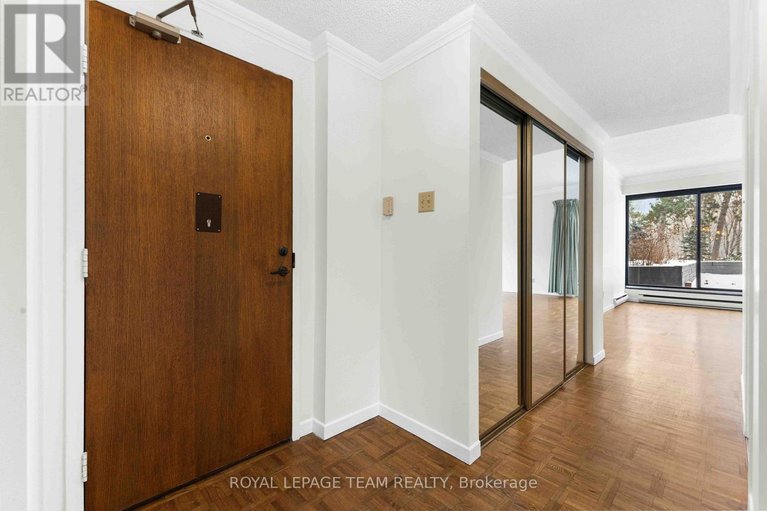 29180471/101-20-the-driveway-drive/ottawa-centregolden-triangle/ottawa/ontario/K2P1C8_7