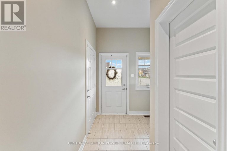28490498/812-ashenvale-way/avalon-east/ottawa/ontario/K4A0R3_4