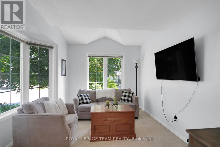 28617518/16-riverbank-court/stittsville-central/ottawa/ontario/K2S1V7_5