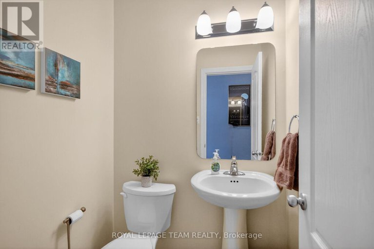 29426647/1591-carronbridge-circle/emerald-meadowstrailwest/ottawa/ontario/K2M0G5_23