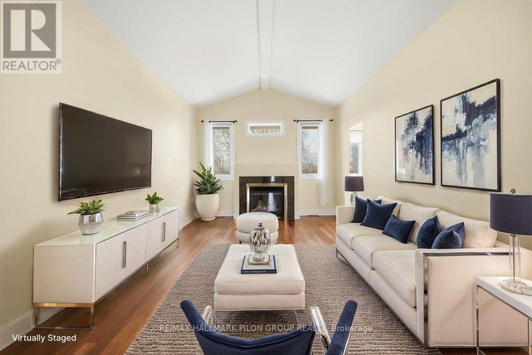 29215744/188-whispering-winds-way/mer-bleuebradley-estatesanderson-park/ottawa/ontario/K1W0B5_8