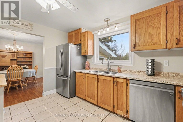 29618206/684-county-road-44-road-s/north-grenville-twp-kemptville-south/north-grenville/ontario/K0G1J0_11