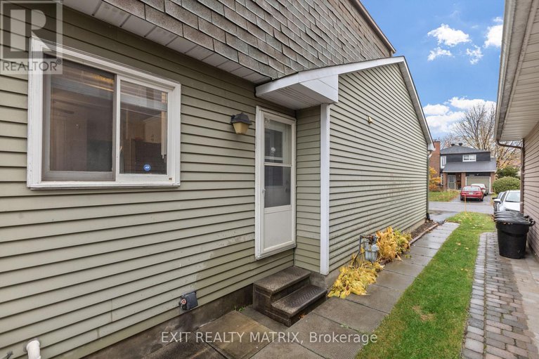 29081362/1094-st-lucia-place/convent-glen-north/ottawa/ontario/K1C2G3_32