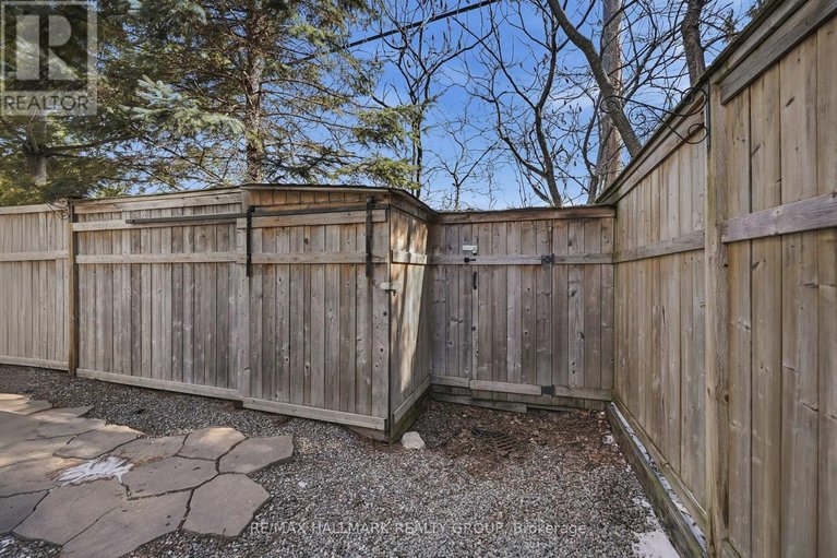 29578405/128-songbird-private/westcliffe-estates/ottawa/ontario/K2H0A2_26