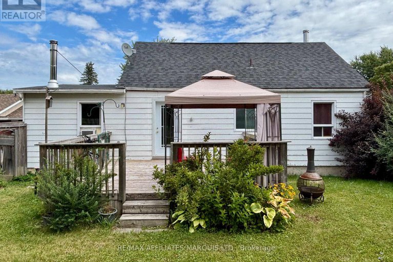 28764932/452-dominion-st-street-s/alexandria/north-glengarry/ontario/K0C1A0_26