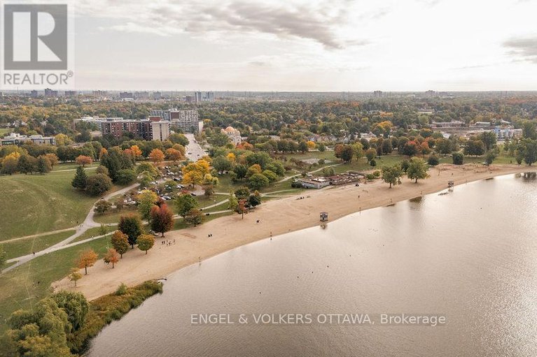 29072424/12-bayside-private/mooneys-bayriverside-park/ottawa/ontario/K1V9R3_45
