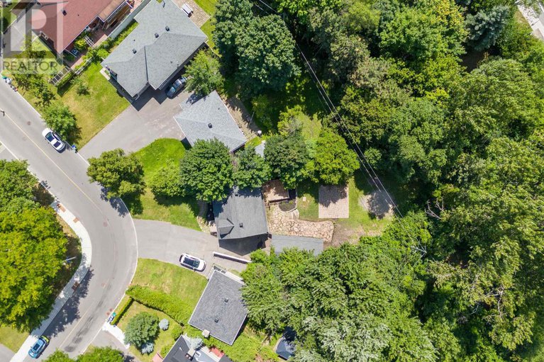 28651207/2209-belair-drive/bel-air-park/ottawa/ontario/K2C0X2_3