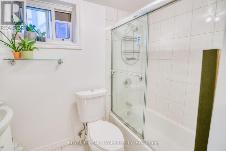 29083741/12-oakview-avenue/meadowlandscrestview/ottawa/ontario/K2G3A1_29