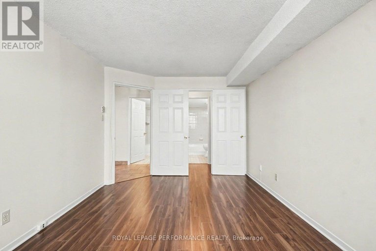 29601457/402-1440-heron-road/heron-gate/ottawa/ontario/K1V0X2_12