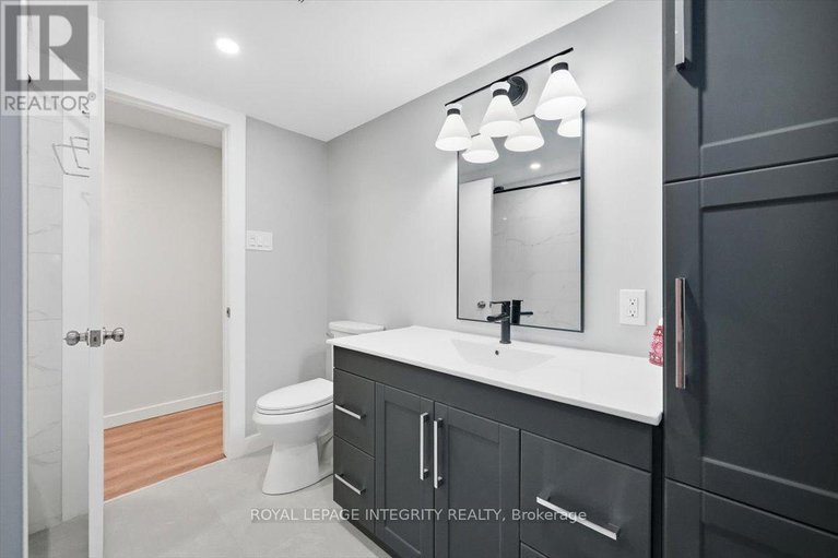 29214221/809-vinette-crescent/chatelaine-village/ottawa/ontario/K1E1X1_21