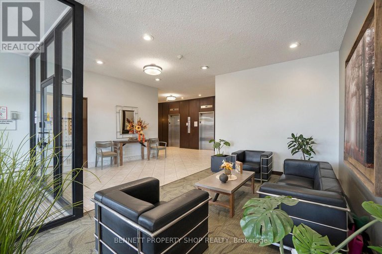 28488835/1201-2951-riverside-drive/mooneys-bayriverside-park/ottawa/ontario/K1V8W6_2