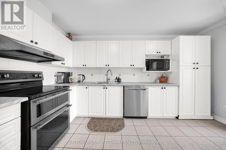 28741722/11-baypointe-crescent/barrhaven-east/ottawa/ontario/K2G6T8_17