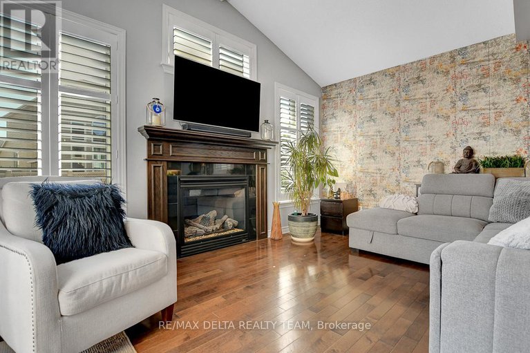 29117733/1916-montmere-avenue/notting-hillsummerside/ottawa/ontario/K4A0E7_10