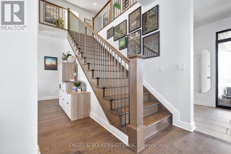 29464568/157-avro-circle/cfb-rockcliffe-and-area/ottawa/ontario/K1K4K7_18