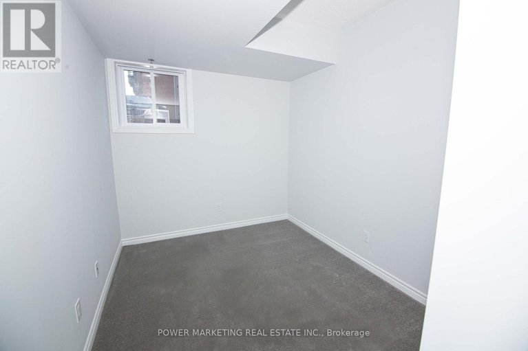 28758018/533-takamose-private/cfb-rockcliffe-and-area/ottawa/ontario/K1K5A5_13