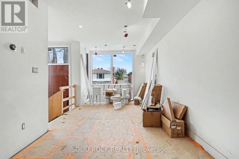 29669968/838-alpine-avenue/queensway-terrace-north/ottawa/ontario/K2B5R6_5