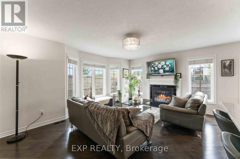 29063218/226-par-la-ville-circle/stittsville-north/ottawa/ontario/K2S0T6_7