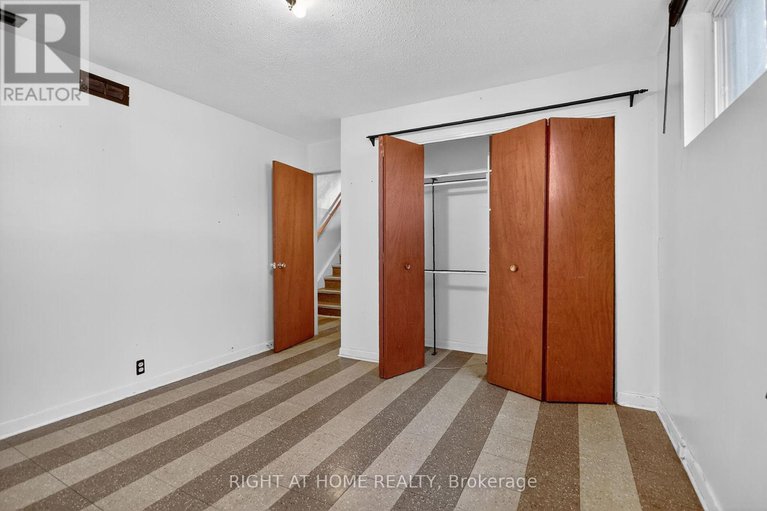 28954336/6-higwood-drive/borden-farmstewart-farmcarleton-heightsparkwood-hills/ottawa/ontario/K2E5K7_26