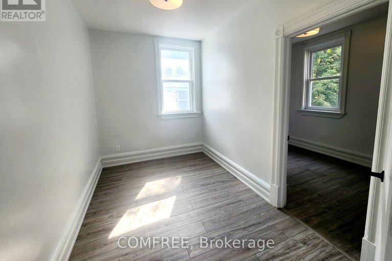 28368285/274-bell-street-s/west-centre-town/ottawa/ontario/K1S4J8_11
