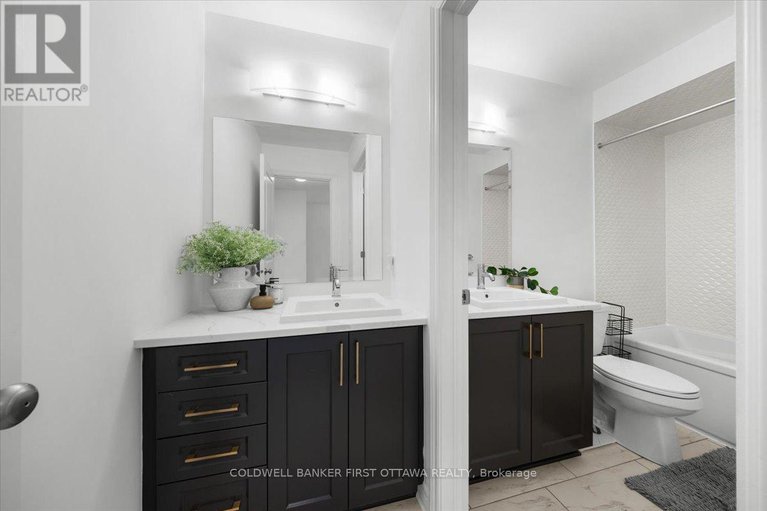 28984522/54-bergschrund-walk/mer-bleuebradley-estatesanderson-park/ottawa/ontario/K1W0P9_26